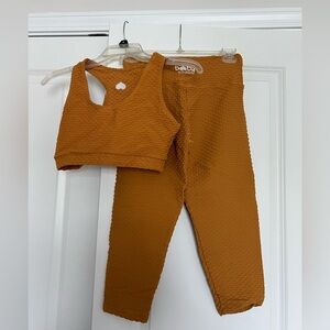 Booty by Brabants Croco set cropped leggings + sports bra; Honey color